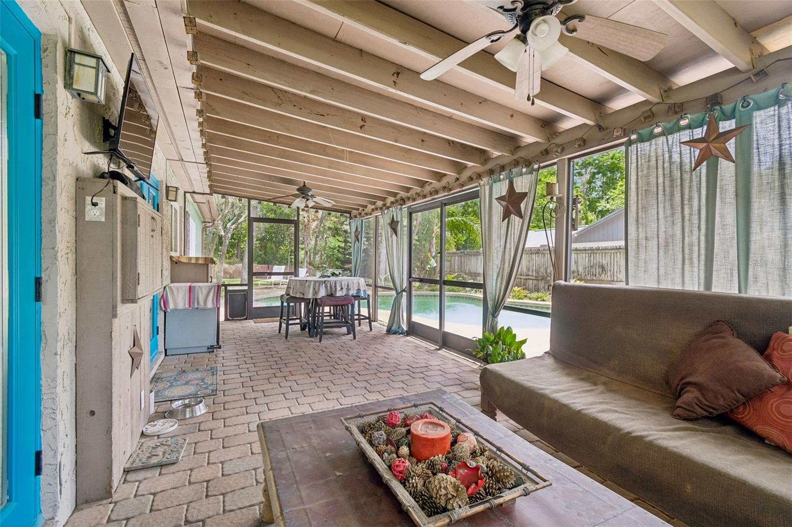2525 VICTARRA CIR, LUTZ, FL, 33559