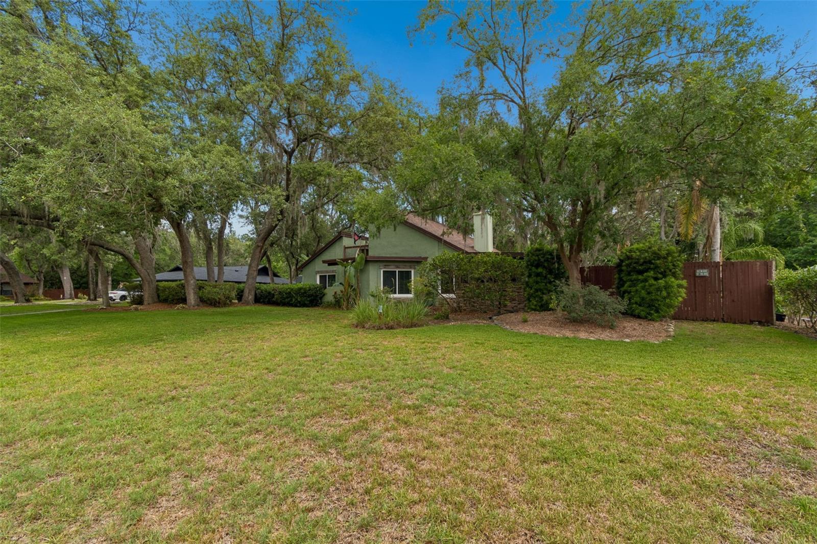 2525 VICTARRA CIR, LUTZ, FL, 33559