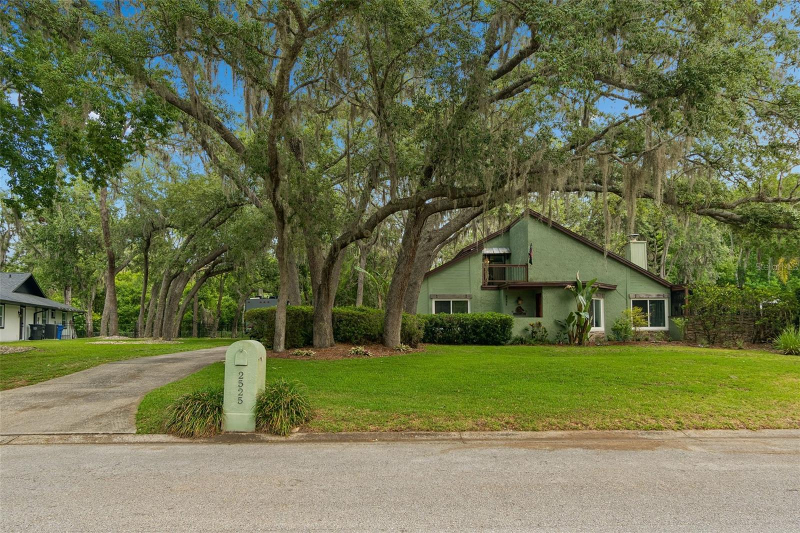 2525 VICTARRA CIR, LUTZ, FL, 33559