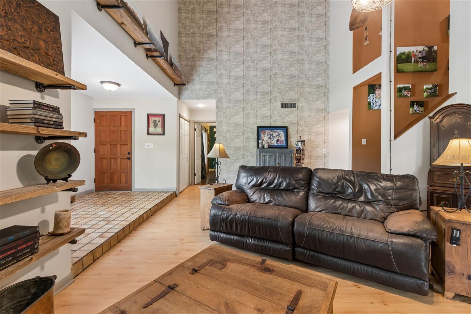 2525 VICTARRA CIR, LUTZ, FL, 33559