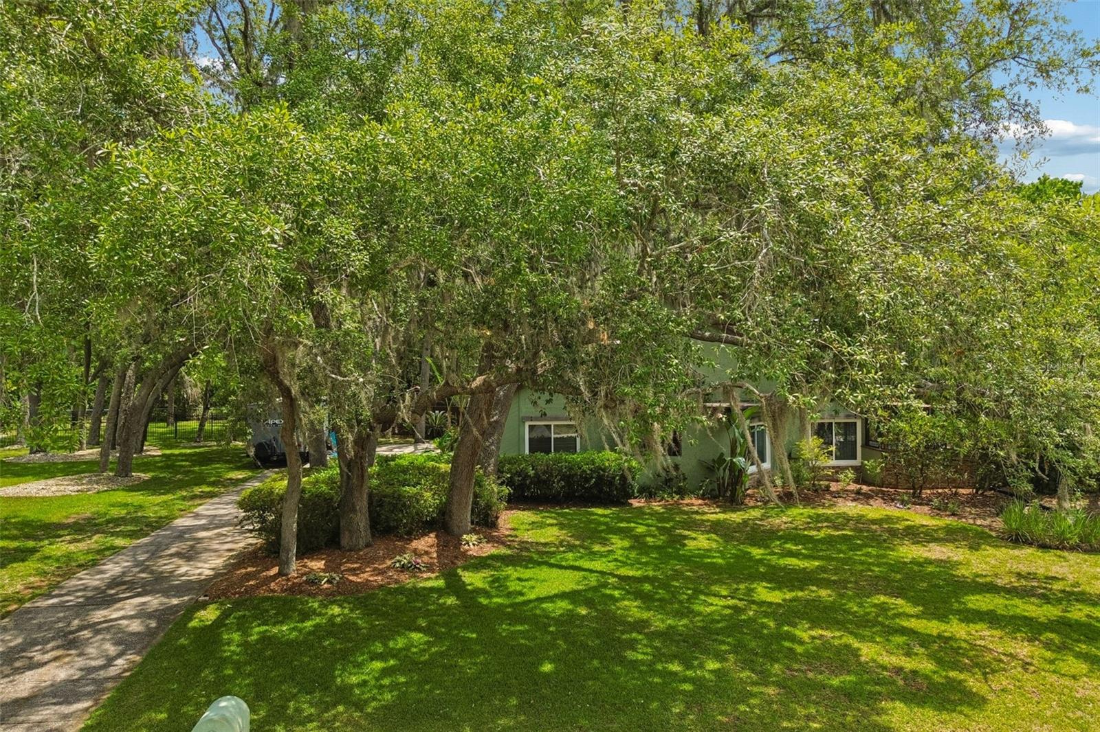 2525 VICTARRA CIR, LUTZ, FL, 33559
