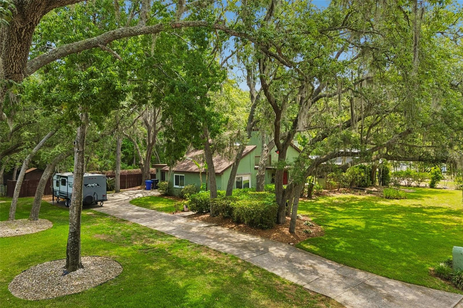 2525 VICTARRA CIR, LUTZ, FL, 33559