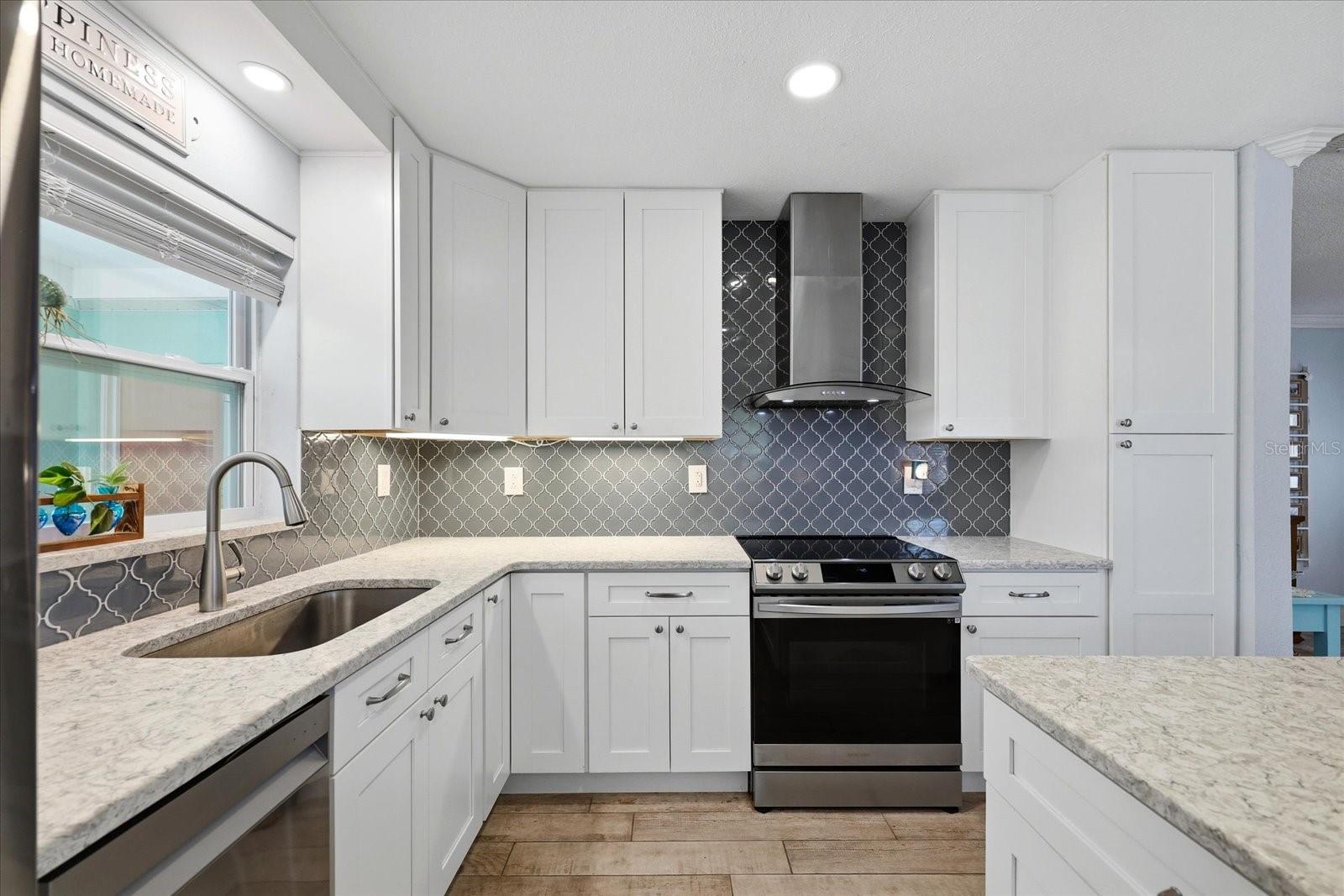 712 S GLENWOOD AVE, CLEARWATER, FL, 33756