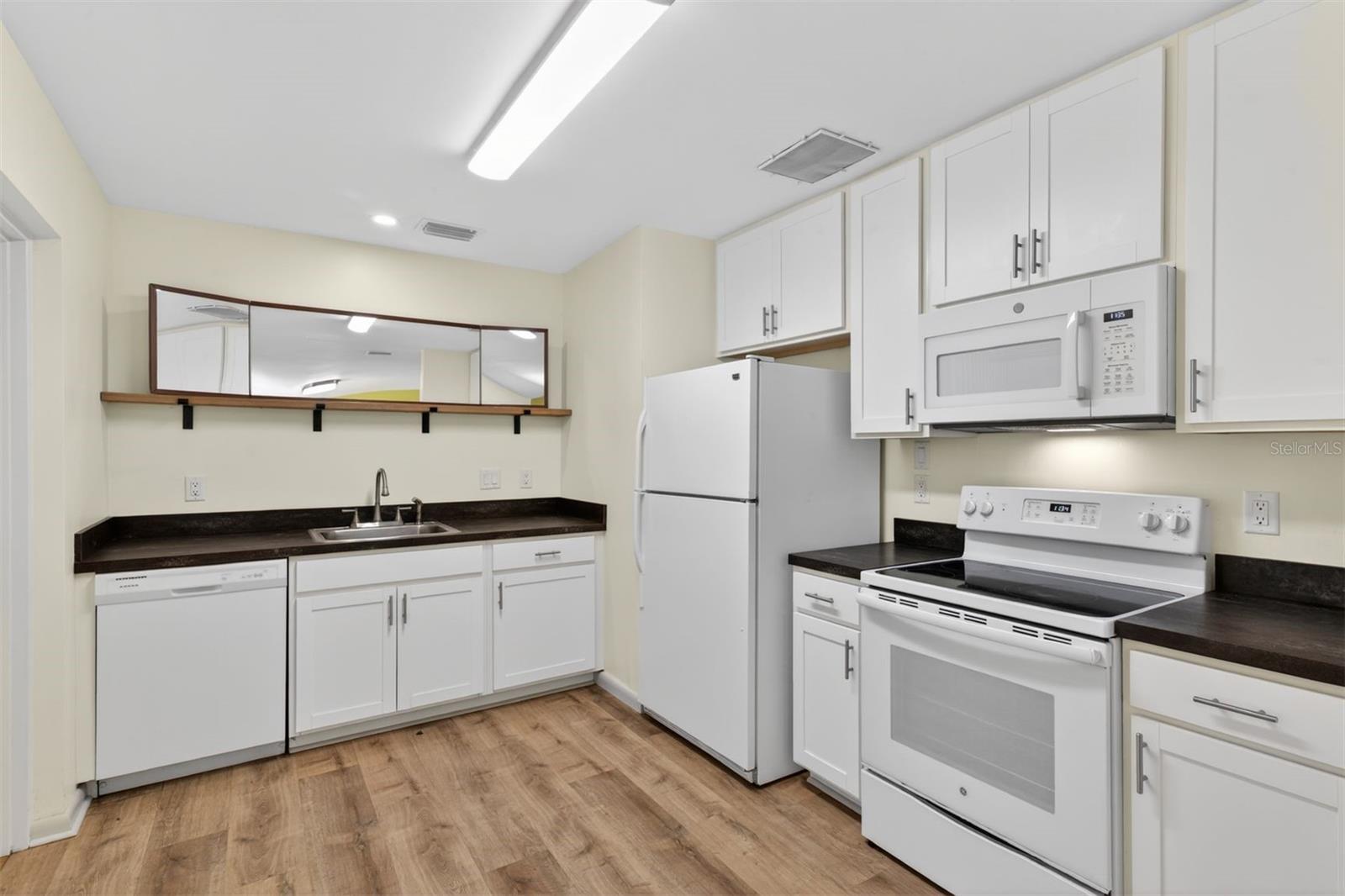 1302 NE 14TH TERRACE, GAINESVILLE, FL, 32601