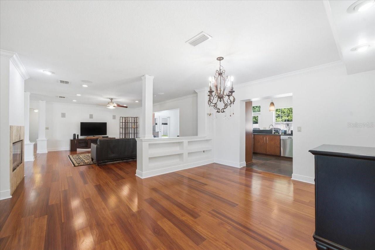 3042 SAMARA DR, TAMPA, FL, 33618