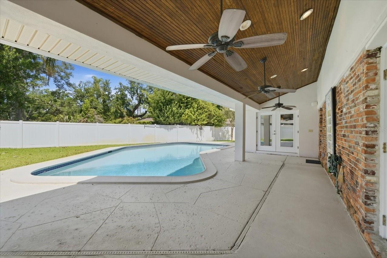 3042 SAMARA DR, TAMPA, FL, 33618