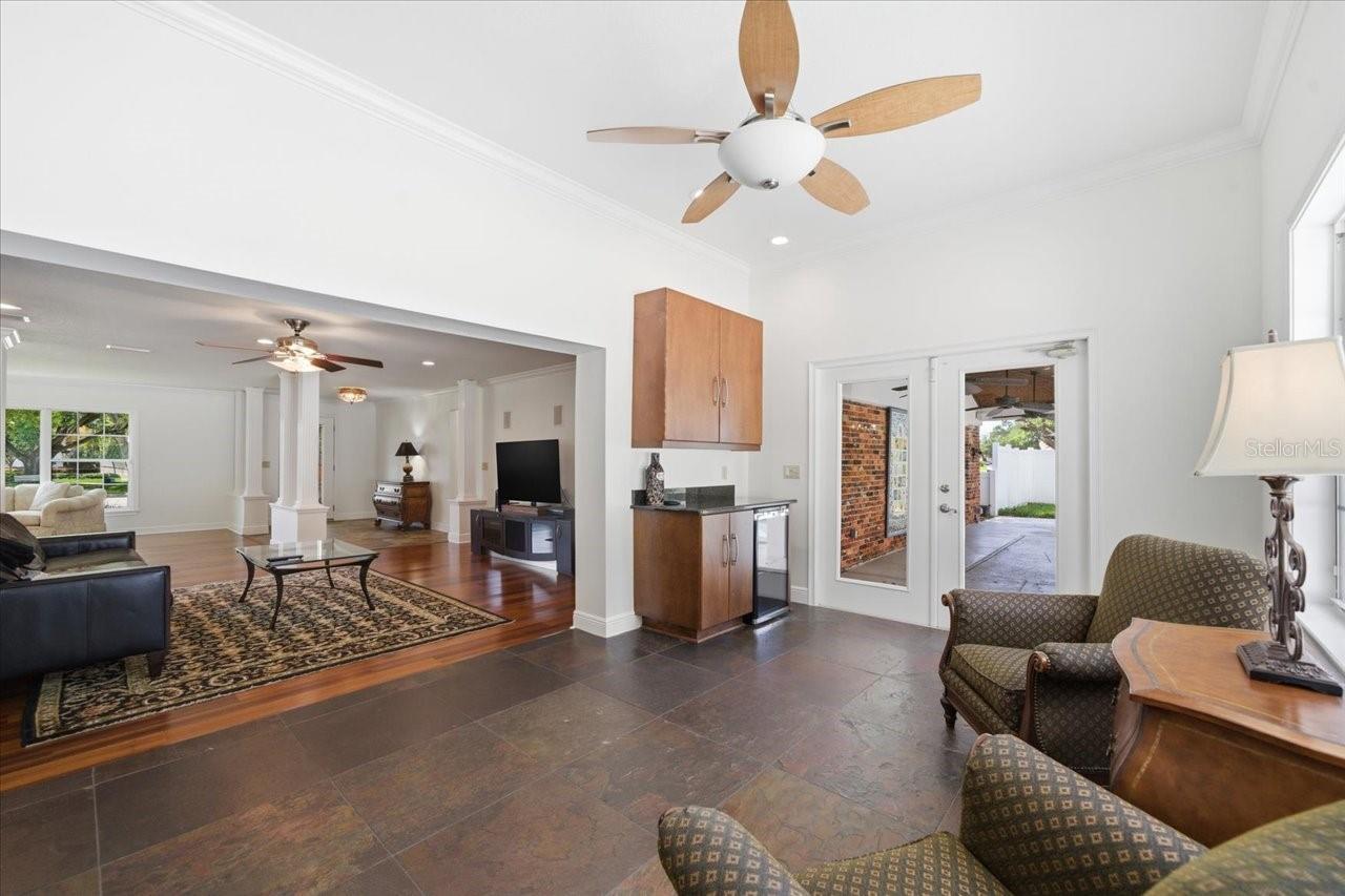 3042 SAMARA DR, TAMPA, FL, 33618