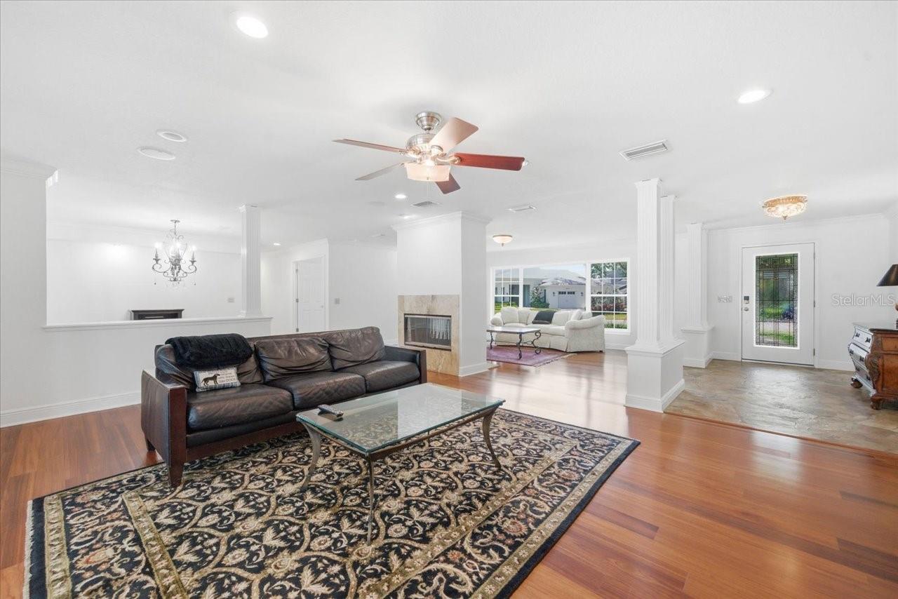 3042 SAMARA DR, TAMPA, FL, 33618
