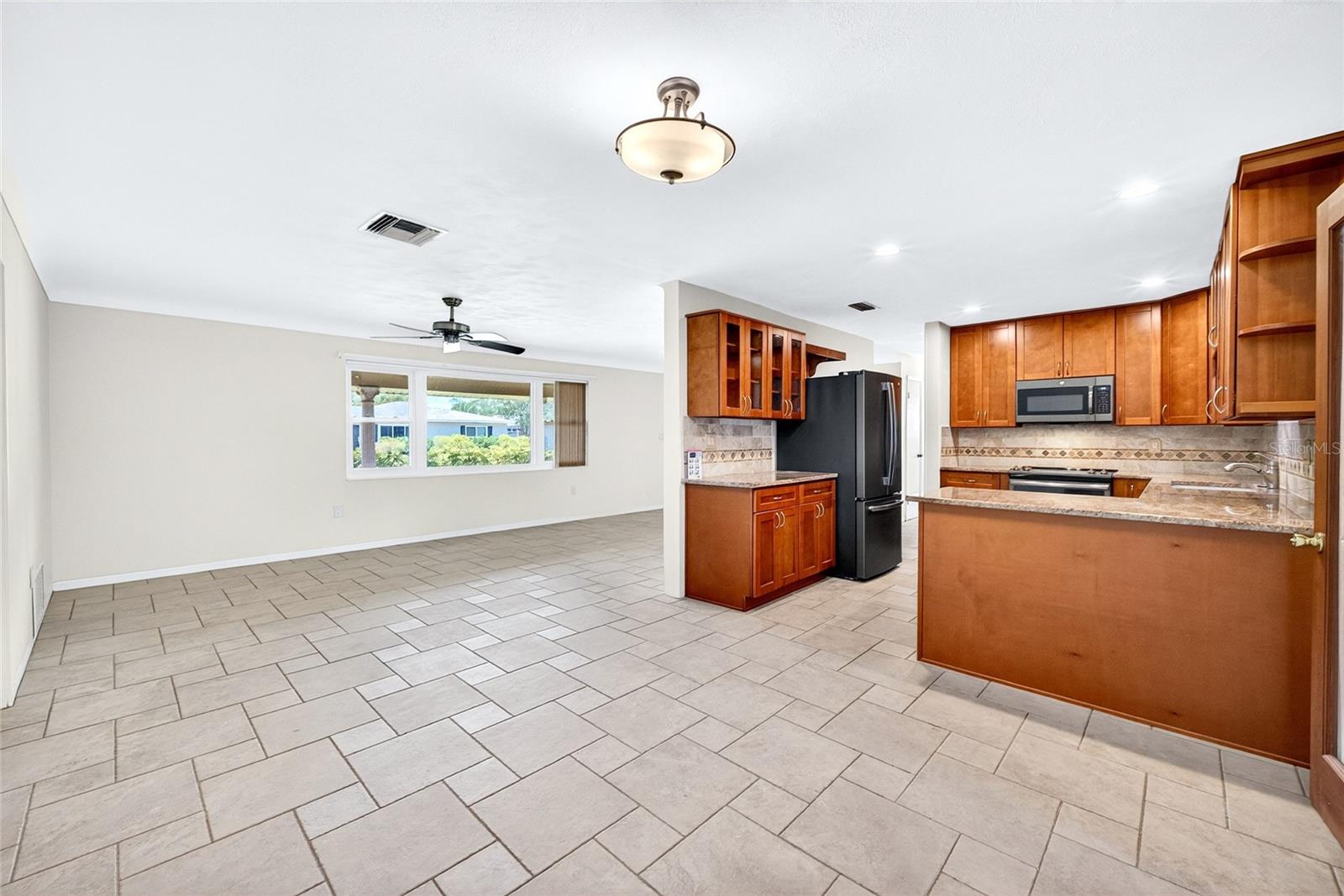 6074 28TH AVE N, ST PETERSBURG, FL, 33710