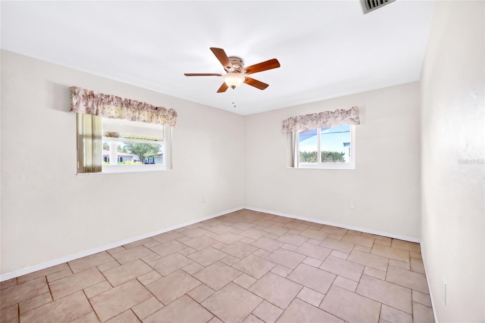 6074 28TH AVE N, ST PETERSBURG, FL, 33710