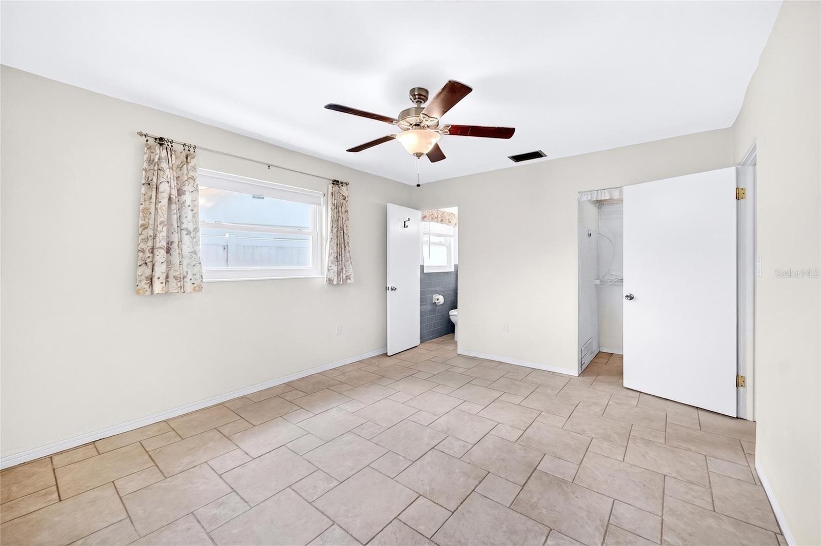 6074 28TH AVE N, ST PETERSBURG, FL, 33710