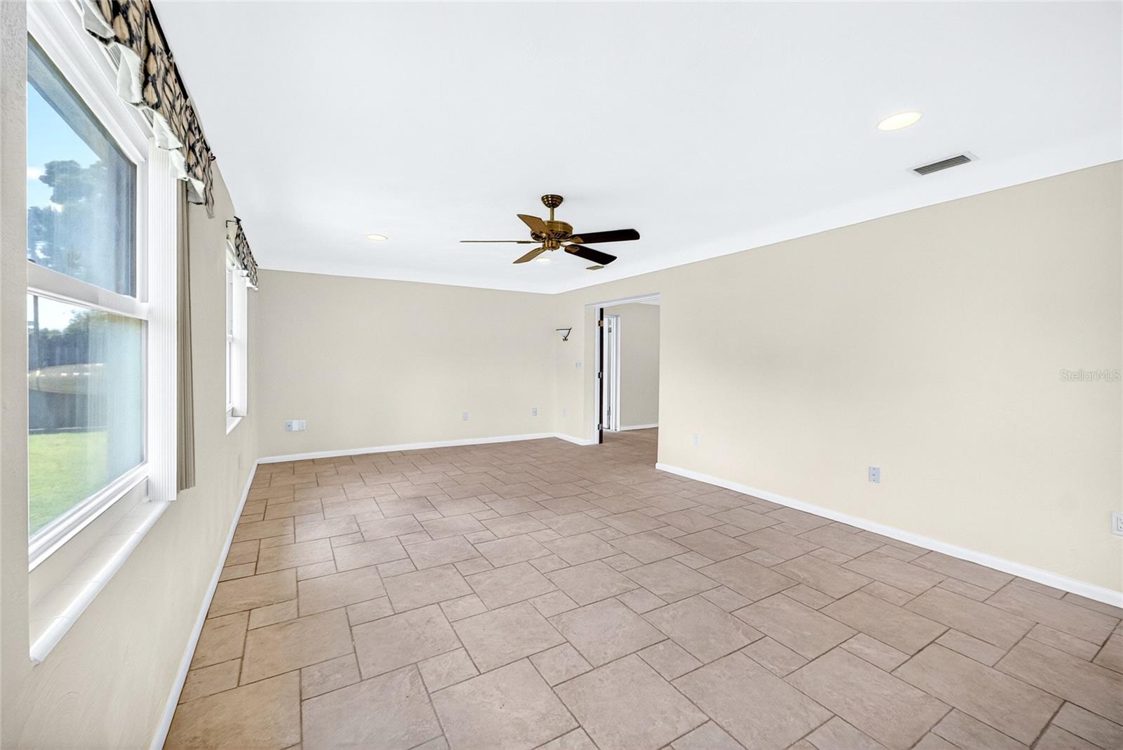 6074 28TH AVE N, ST PETERSBURG, FL, 33710