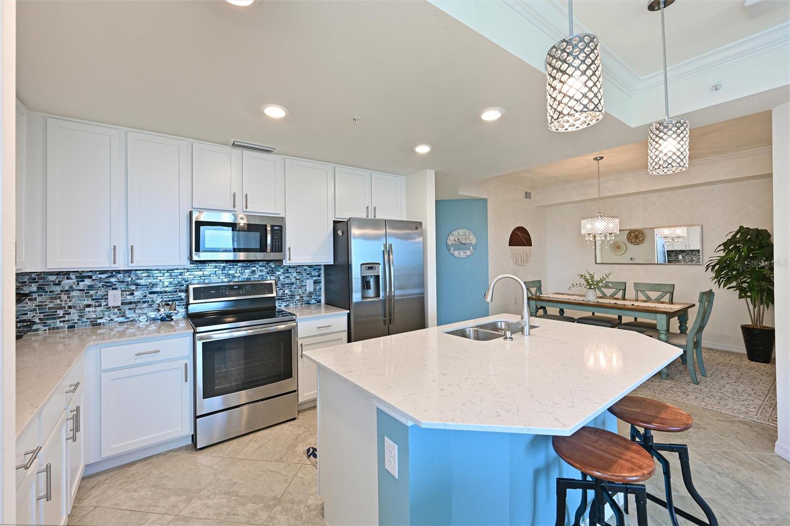 910 TIDEWATER SHORES LOOP #208, BRADENTON, FL, 34208