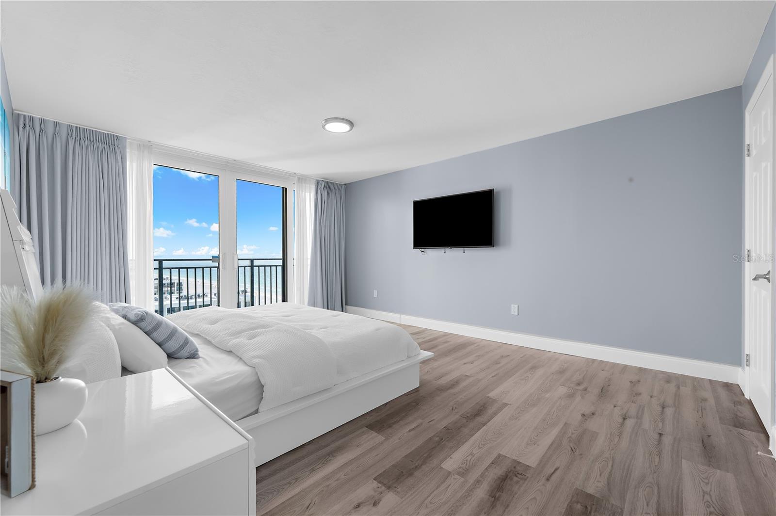 1380 GULF BLVD #PH 5, CLEARWATER BEACH, FL, 33767