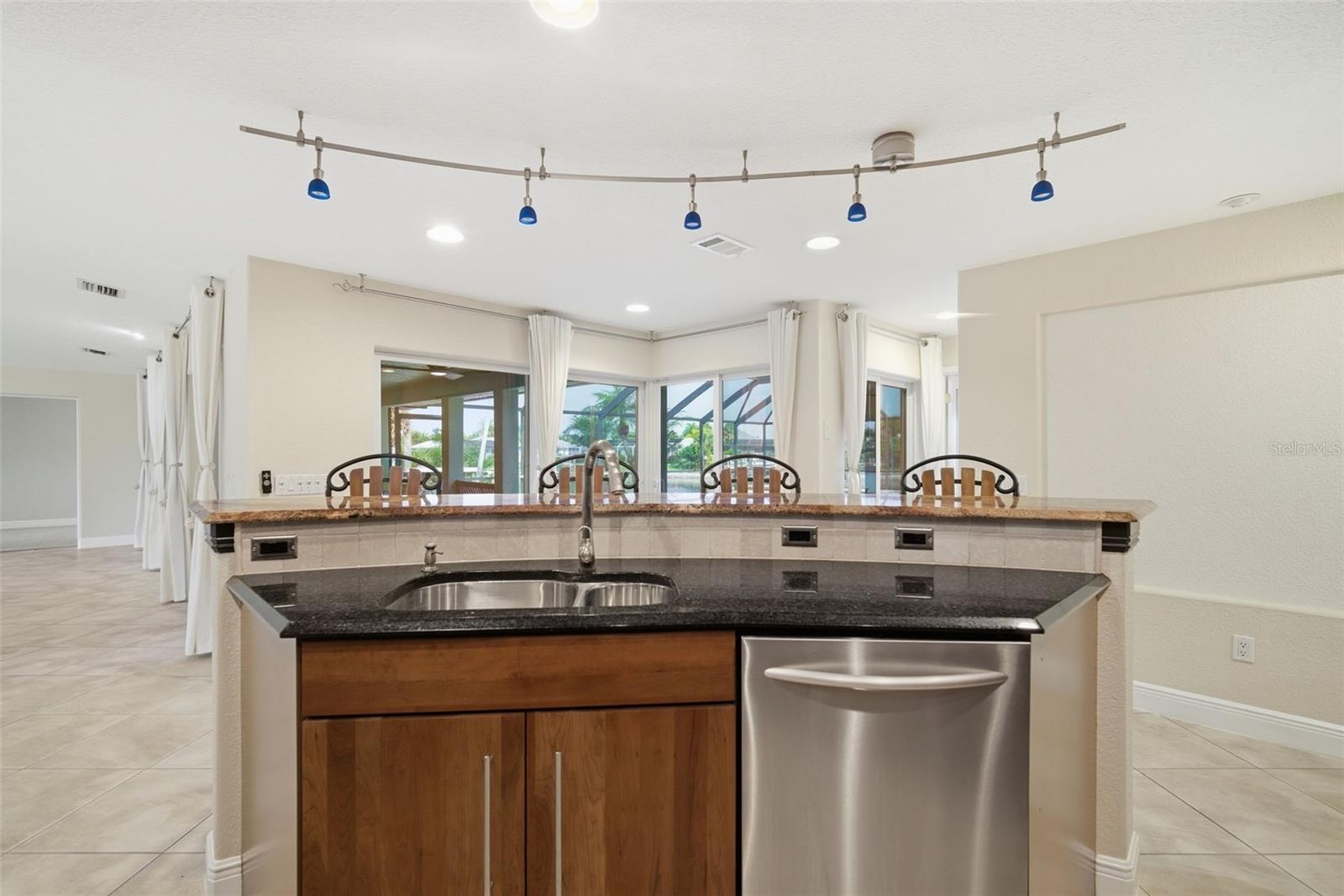 773 KINGSTON CT, APOLLO BEACH, FL, 33572
