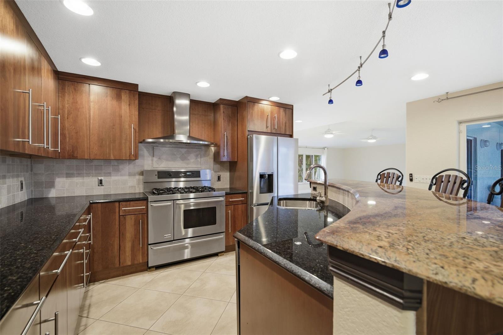 773 KINGSTON CT, APOLLO BEACH, FL, 33572