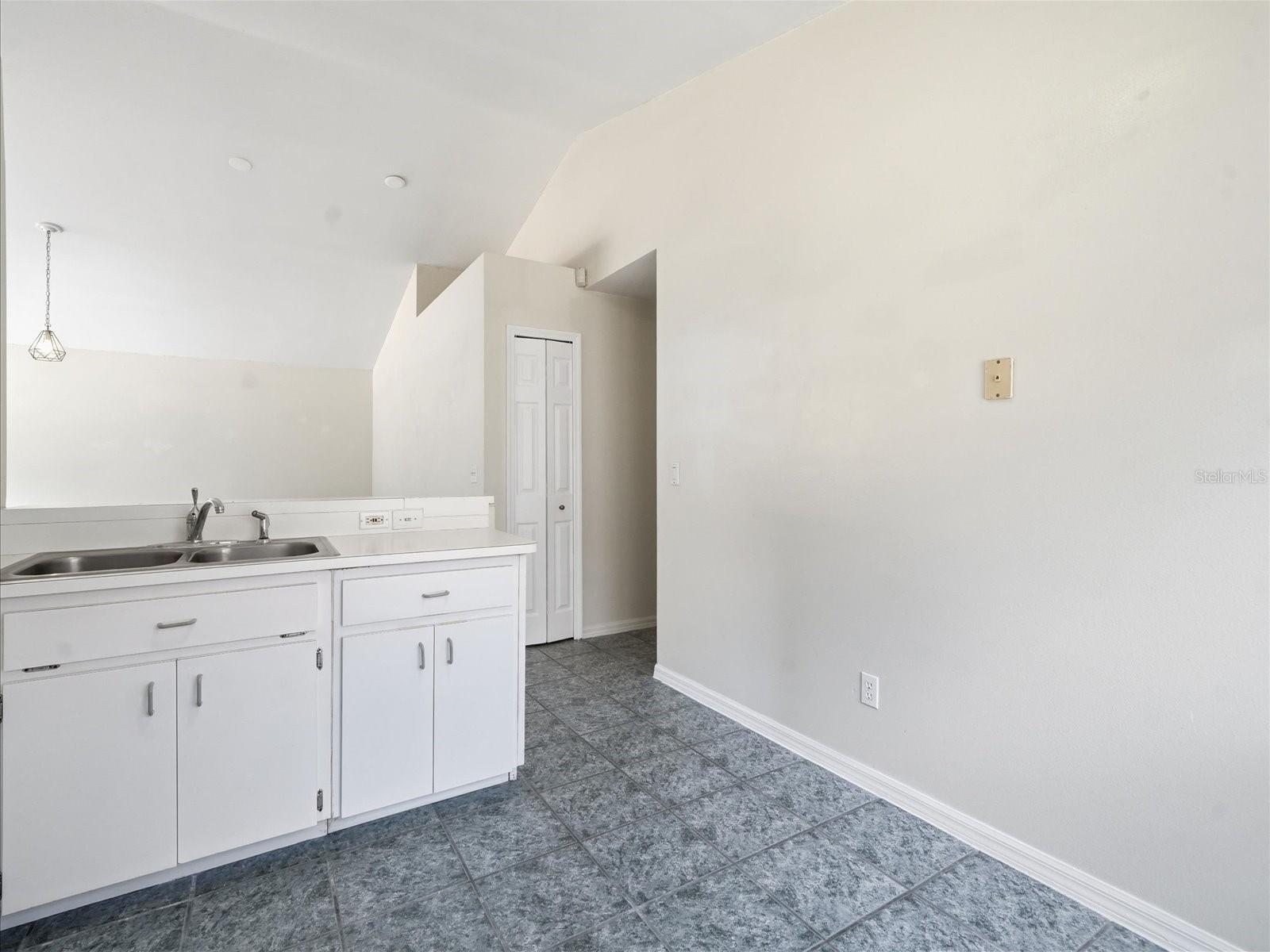 2480 SAGEMONT DR, BRANDON, FL, 33511