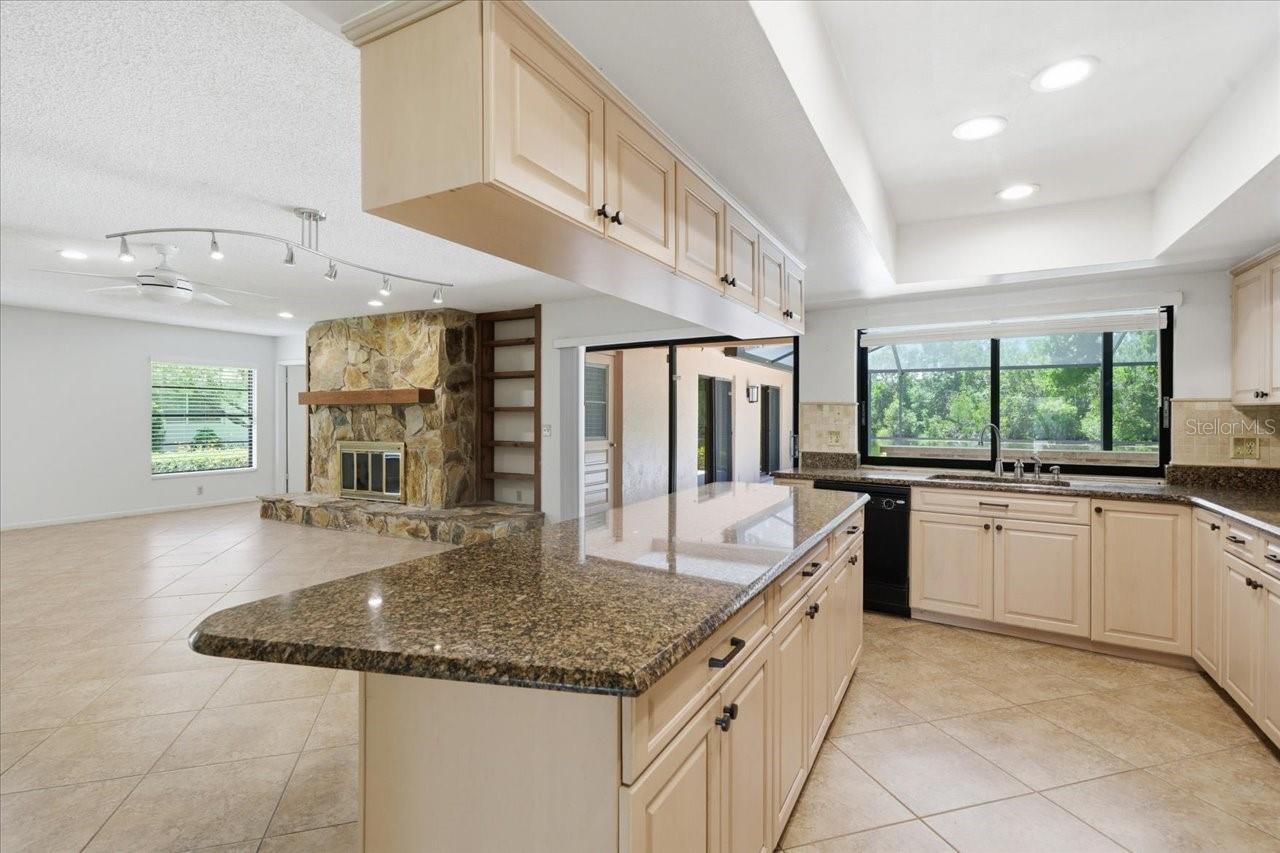 4326 MIDDLE LAKE DR, TAMPA, FL, 33624