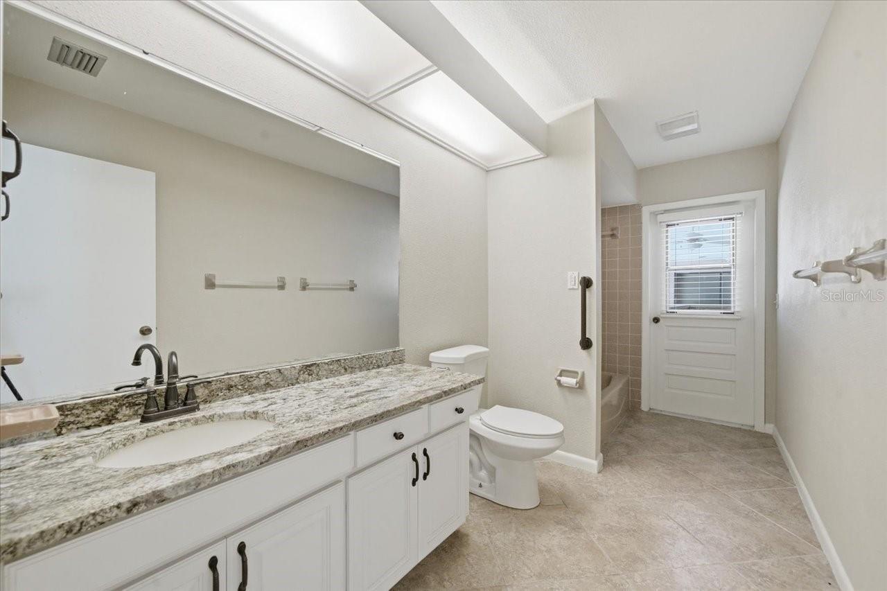 4326 MIDDLE LAKE DR, TAMPA, FL, 33624