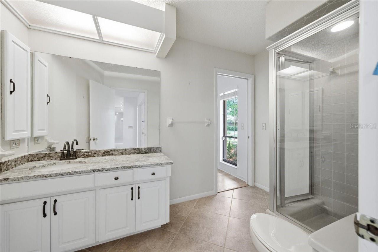4326 MIDDLE LAKE DR, TAMPA, FL, 33624