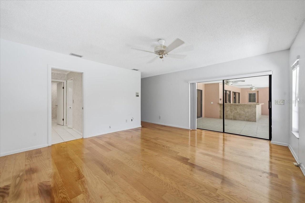 4326 MIDDLE LAKE DR, TAMPA, FL, 33624