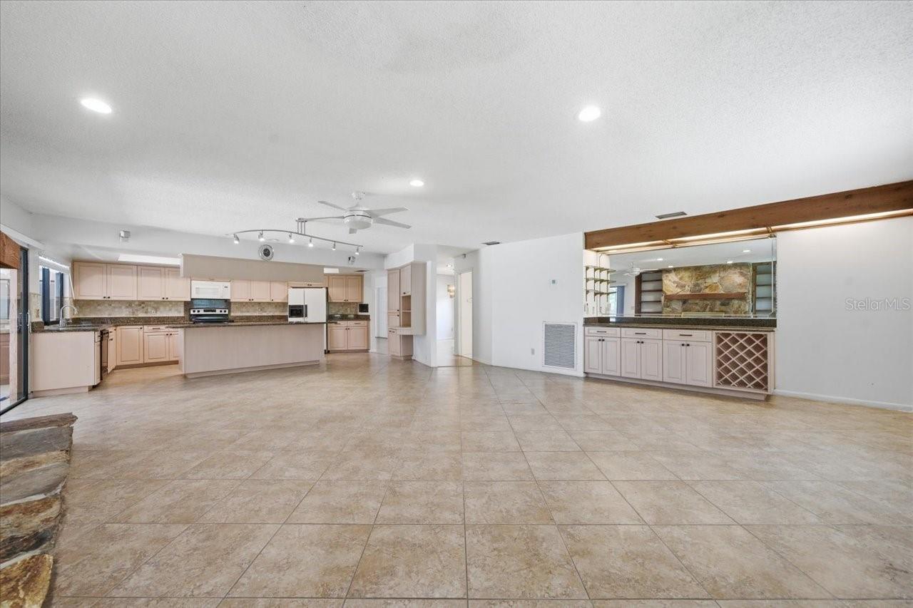 4326 MIDDLE LAKE DR, TAMPA, FL, 33624