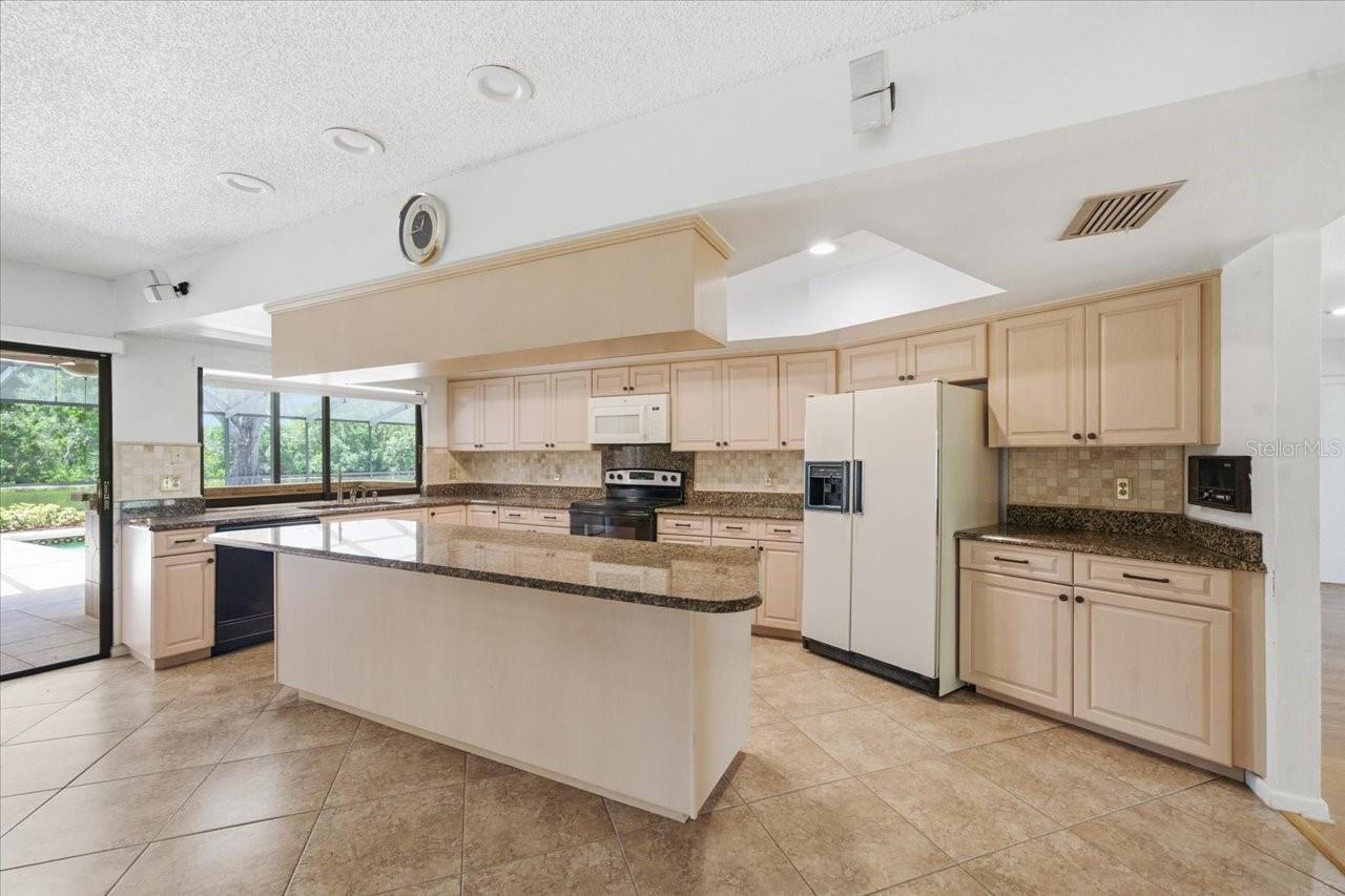 4326 MIDDLE LAKE DR, TAMPA, FL, 33624