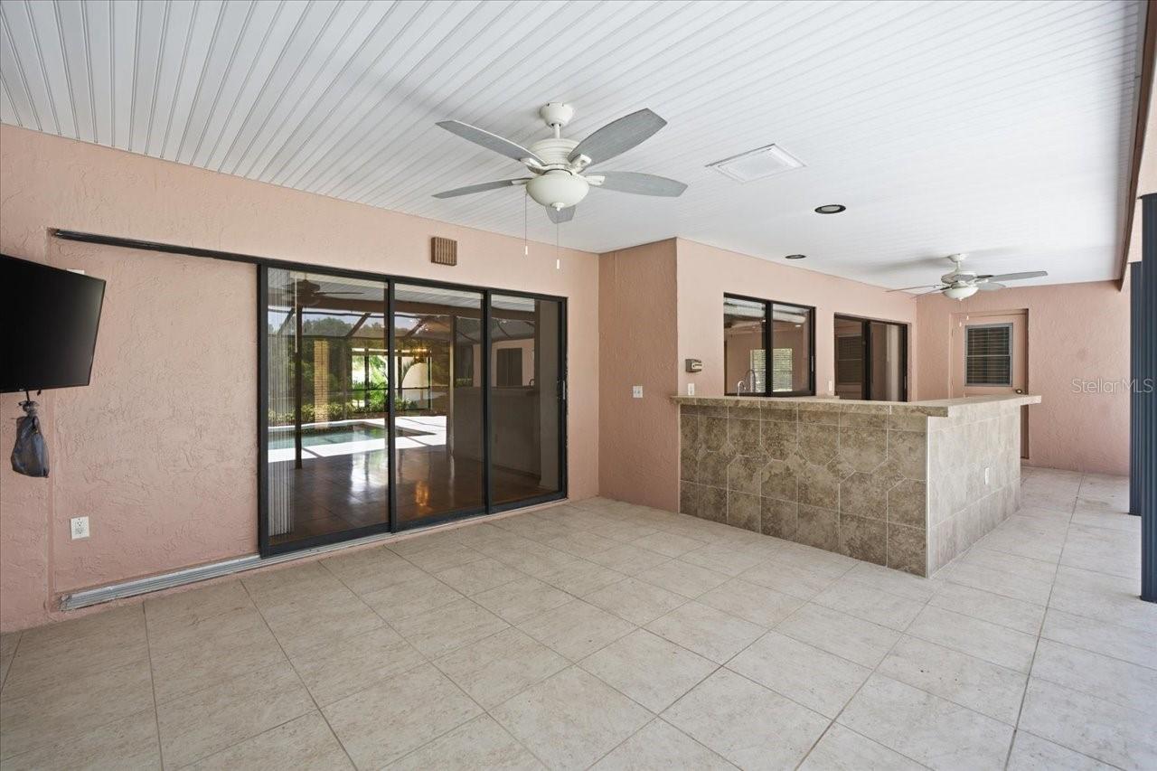 4326 MIDDLE LAKE DR, TAMPA, FL, 33624