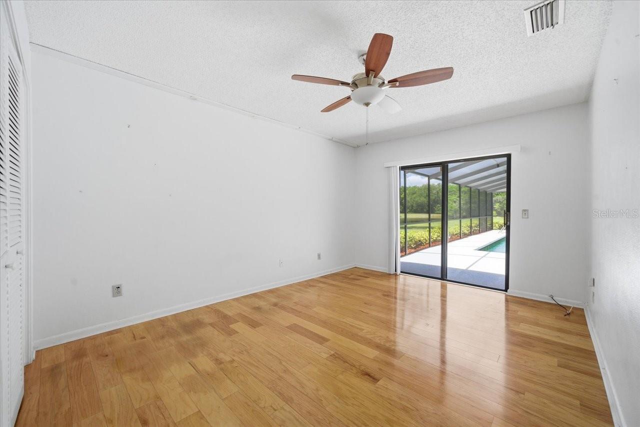 4326 MIDDLE LAKE DR, TAMPA, FL, 33624