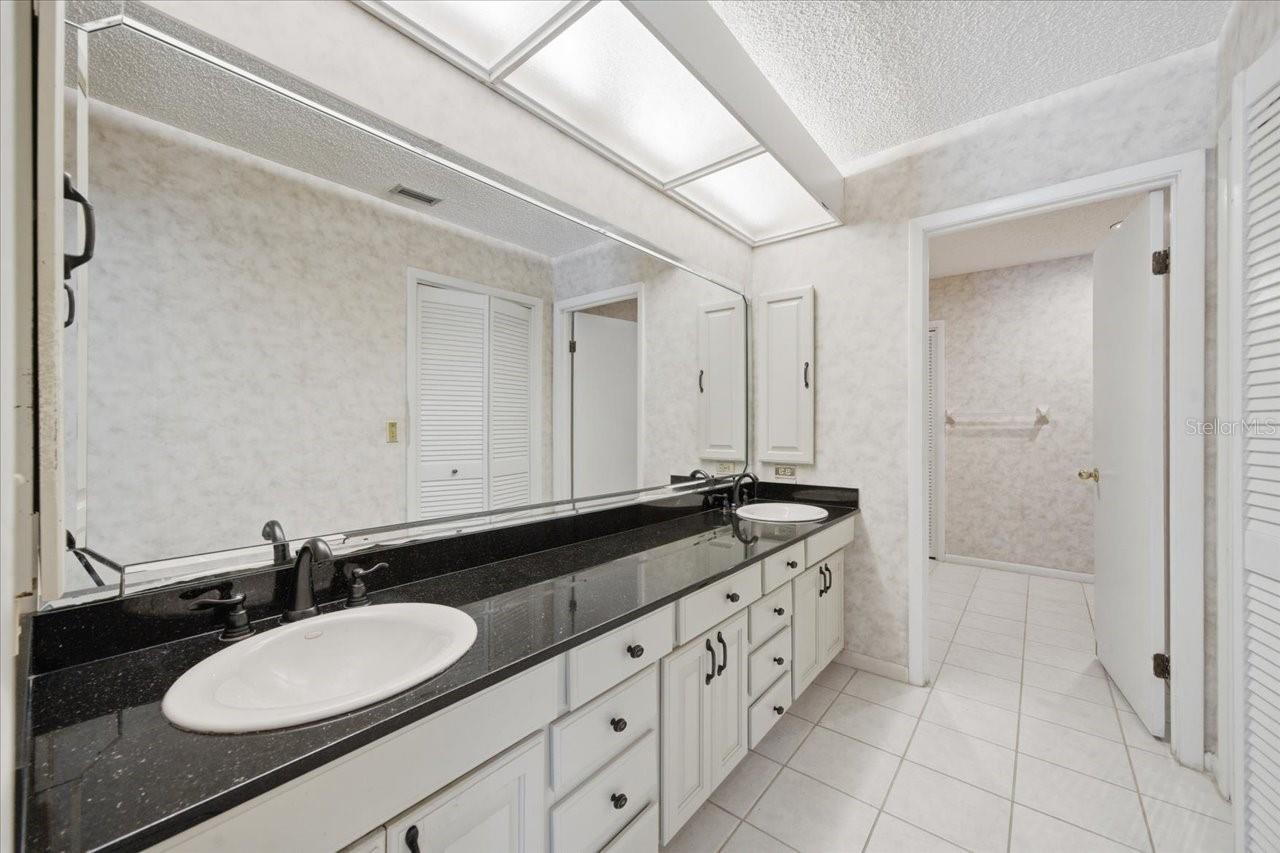 4326 MIDDLE LAKE DR, TAMPA, FL, 33624