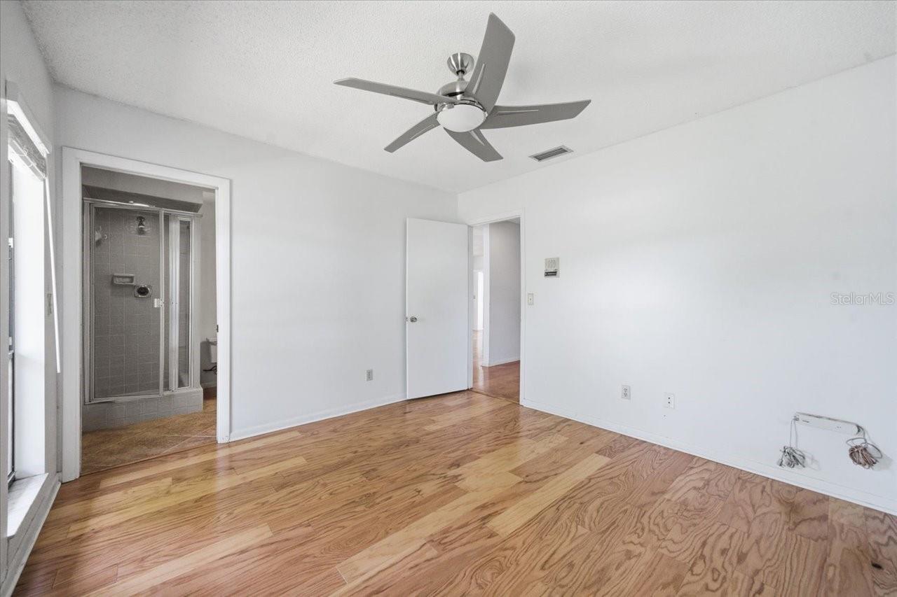 4326 MIDDLE LAKE DR, TAMPA, FL, 33624
