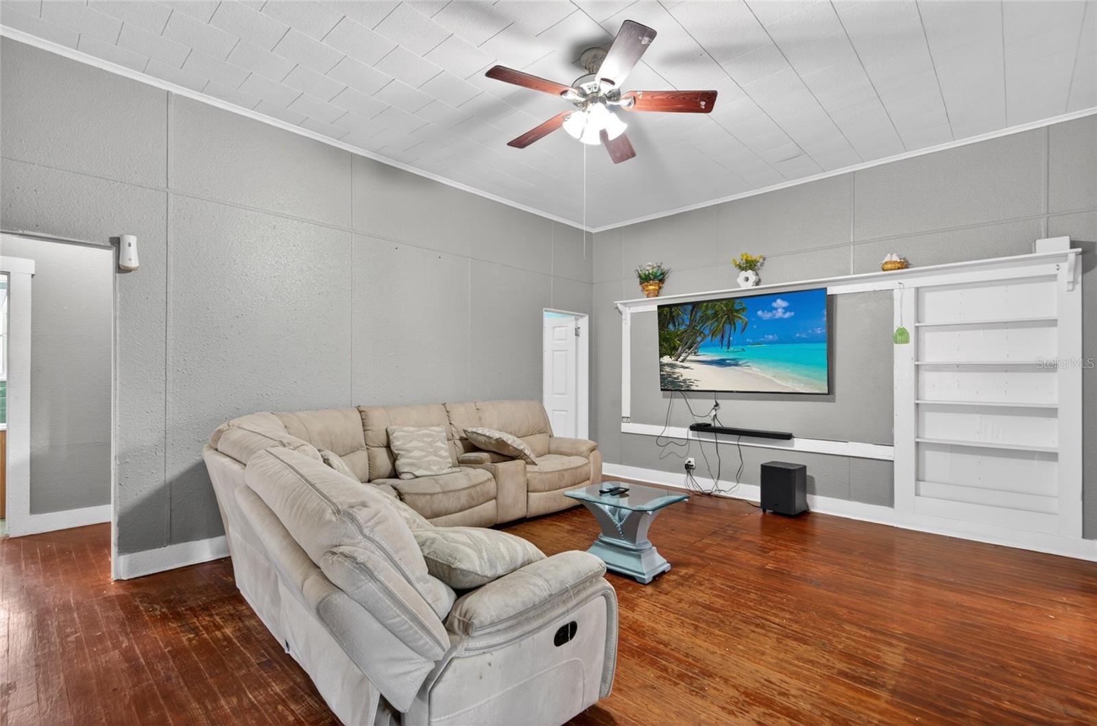 200 N ORANGE AVE, FORT MEADE, FL, 33841