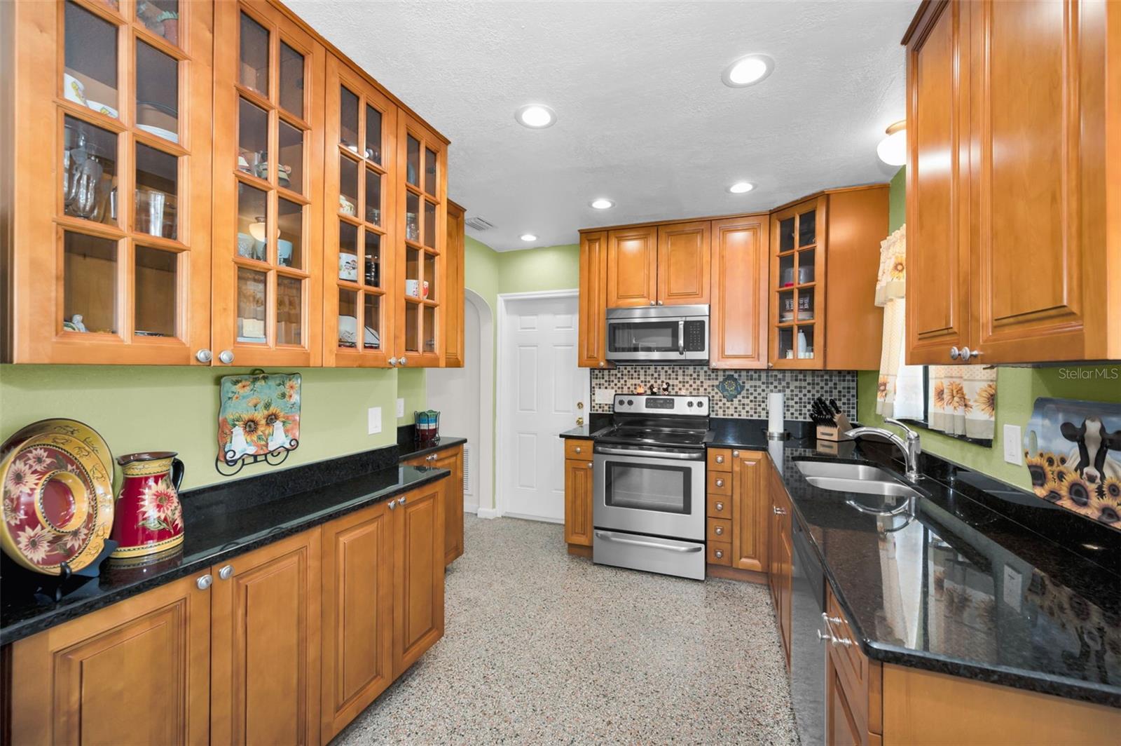 14806 WILDWOOD DR, LARGO, FL, 33774