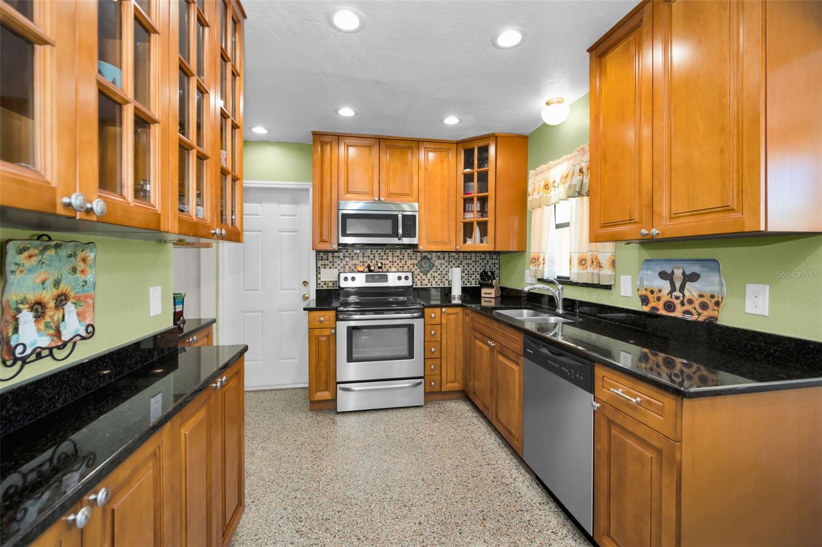 14806 WILDWOOD DR, LARGO, FL, 33774
