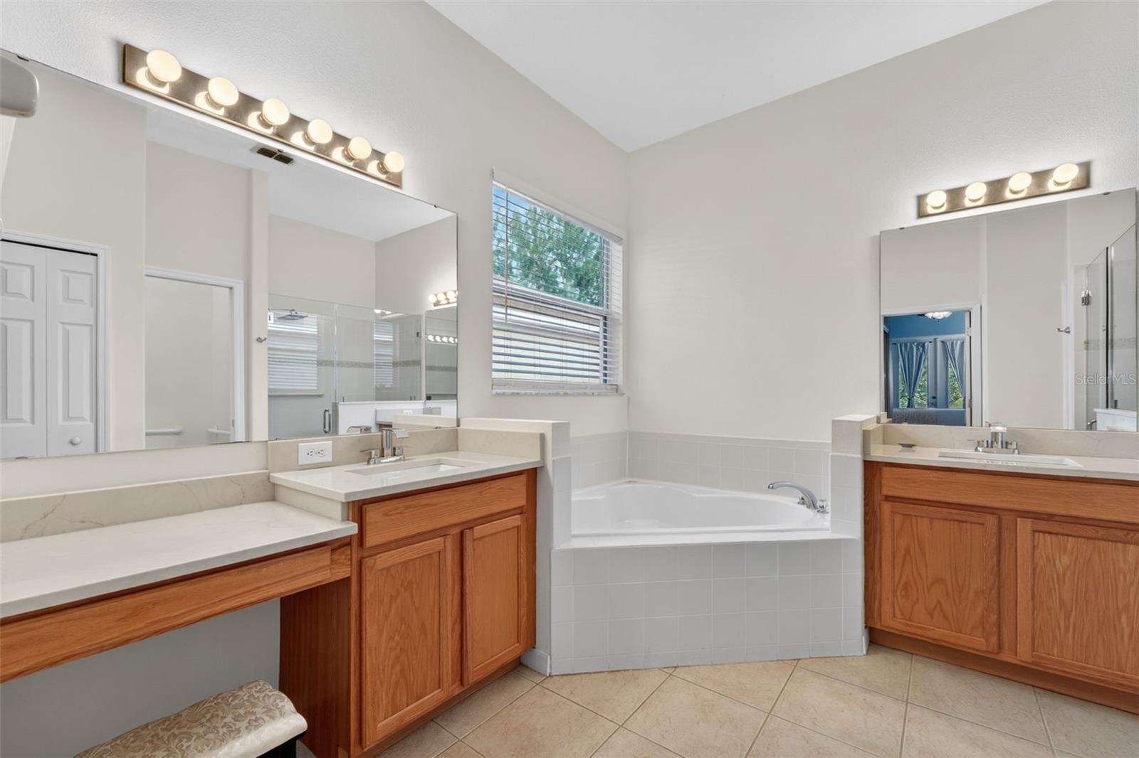 111 FLAME VINE WAY, GROVELAND, FL, 34736