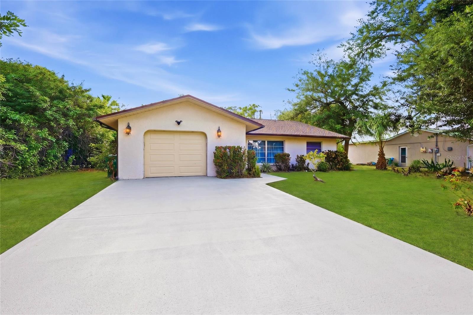 2091 CANNOLOT BLVD, PORT CHARLOTTE, FL, 33948