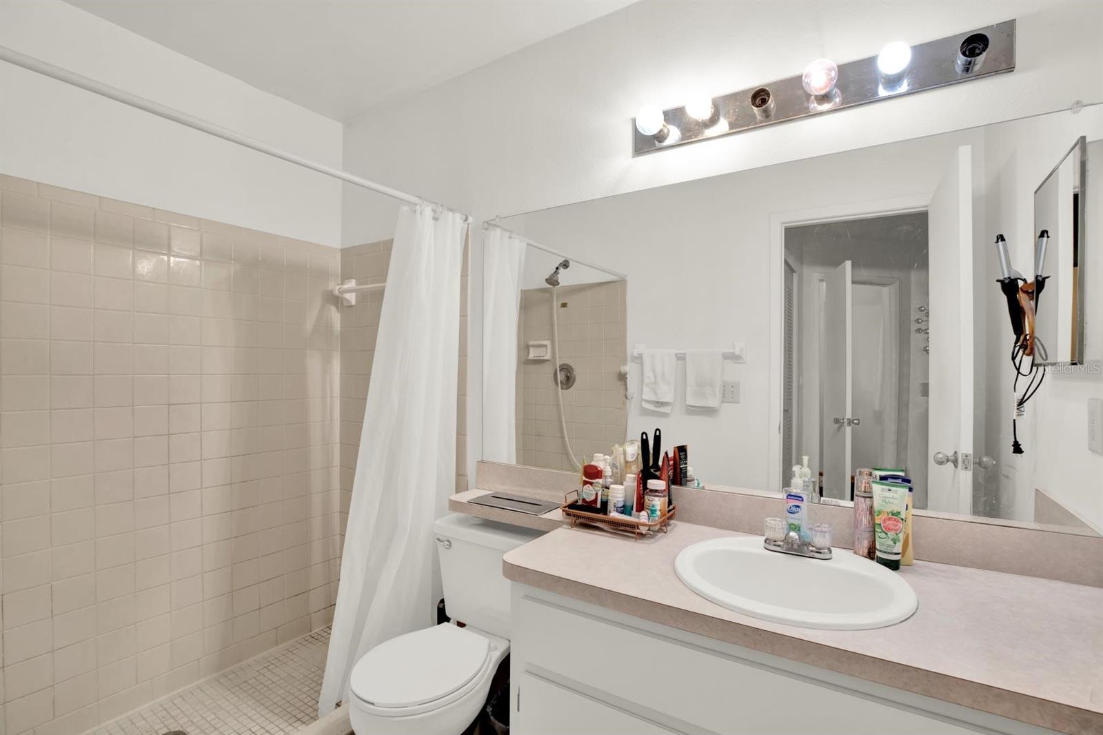 7502 GADSDEN DR, TEMPLE TERRACE, FL, 33637