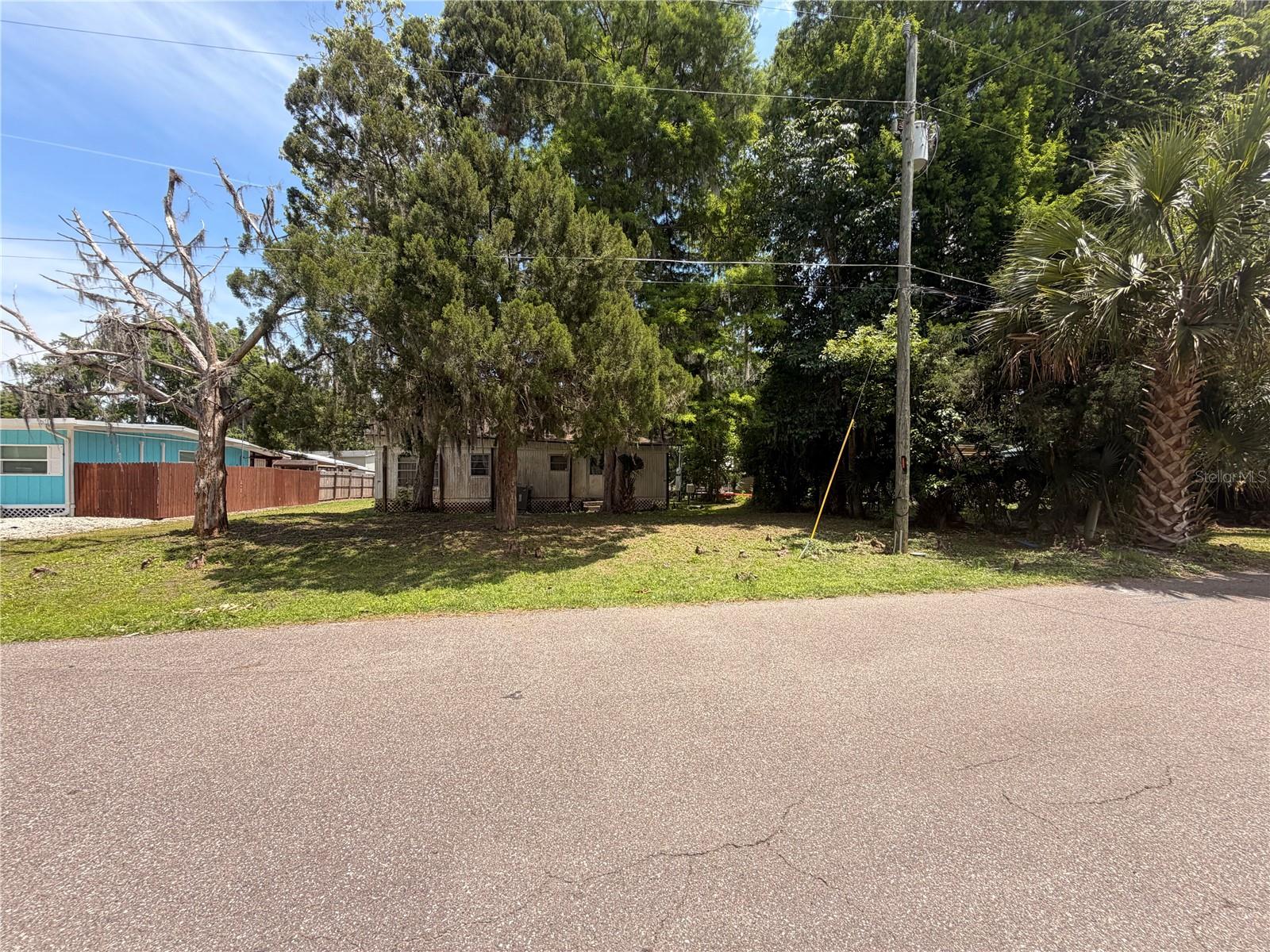 56340 ACORN RD, ASTOR, FL, 32102
