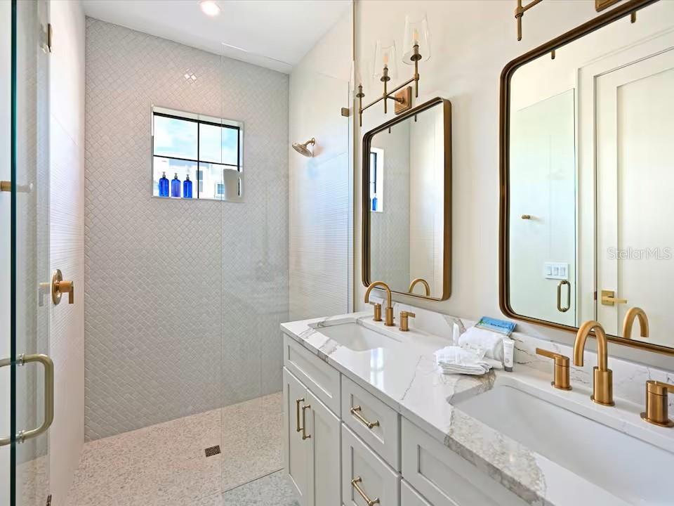 2209 AVENUE B, BRADENTON BEACH, FL, 34217