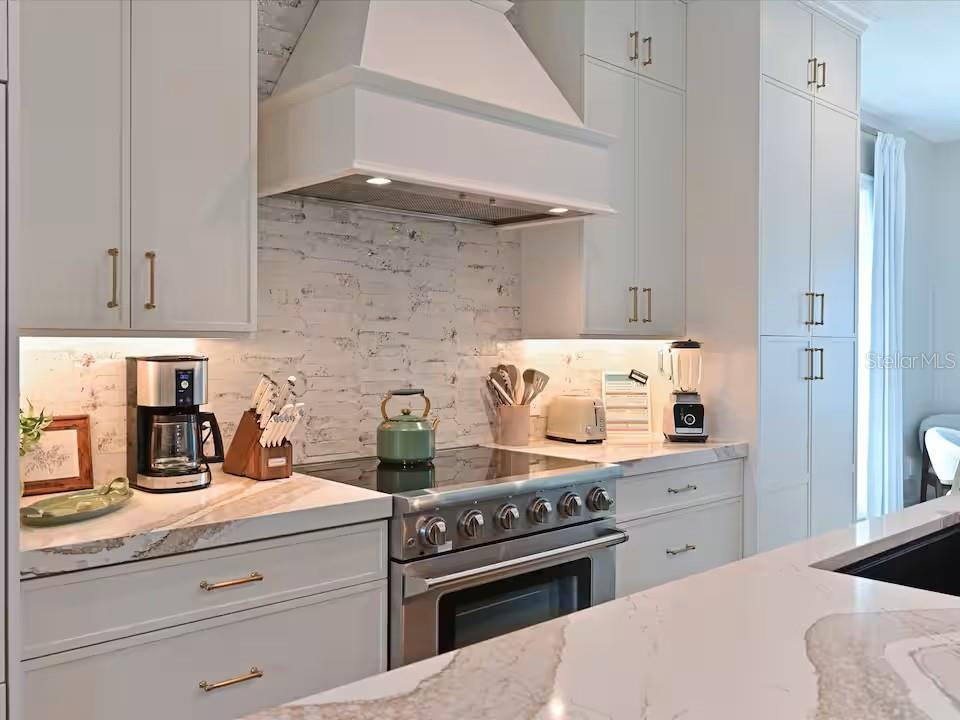 2209 AVENUE B, BRADENTON BEACH, FL, 34217