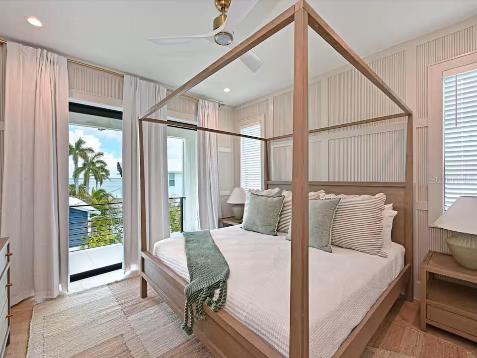 2209 AVENUE B, BRADENTON BEACH, FL, 34217