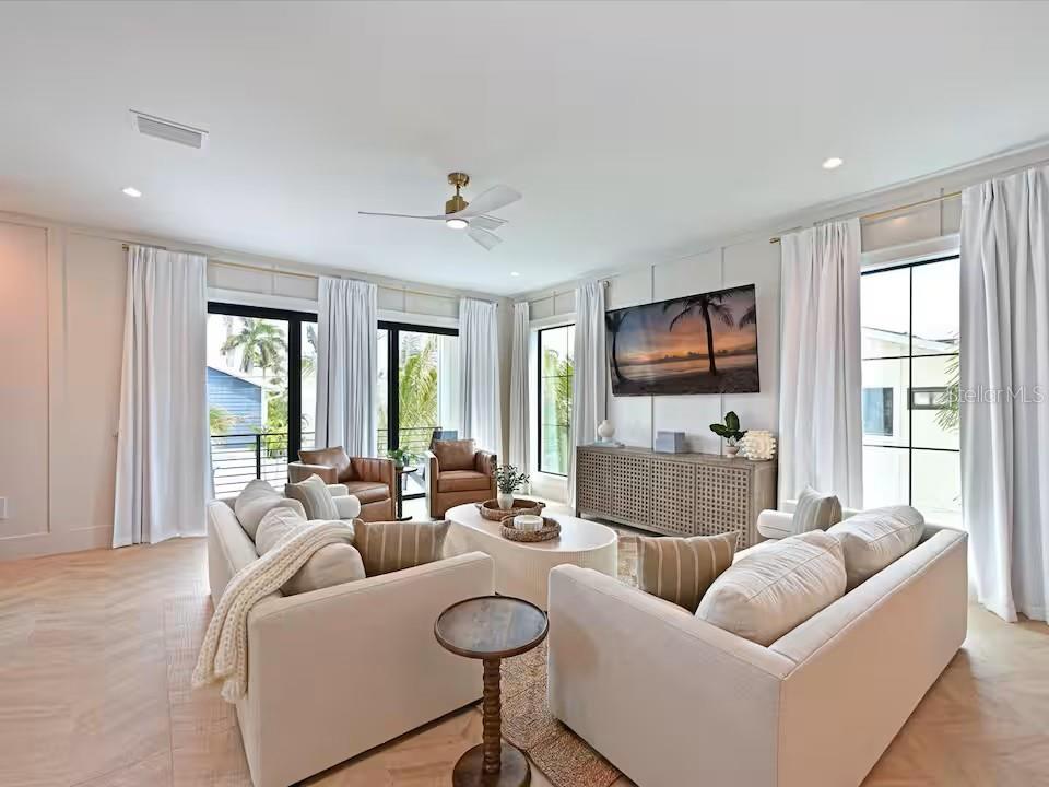 2209 AVENUE B, BRADENTON BEACH, FL, 34217