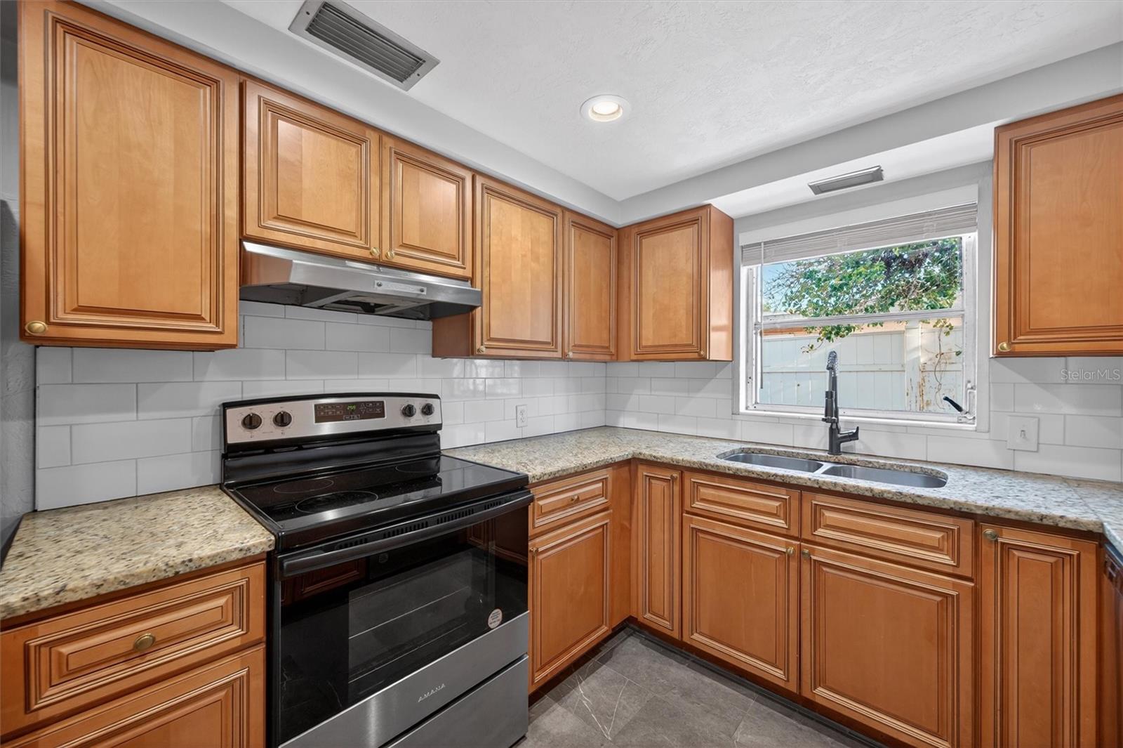 7464 CASS CIR, SARASOTA, FL, 34231