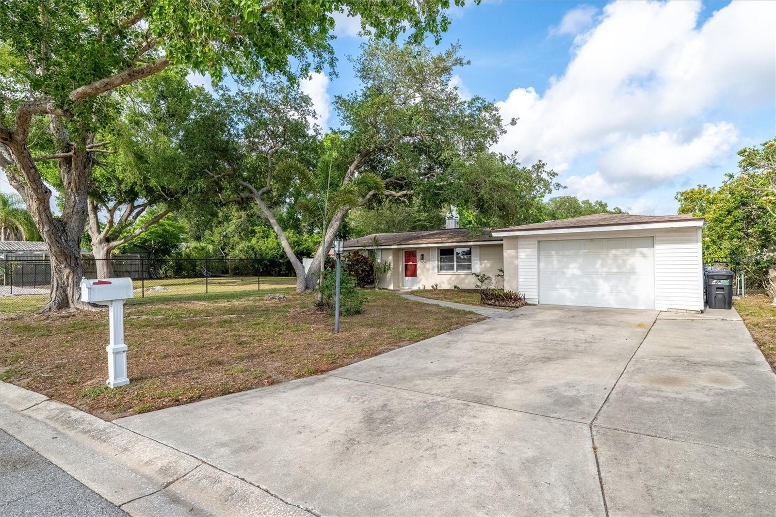 7464 CASS CIR, SARASOTA, FL, 34231