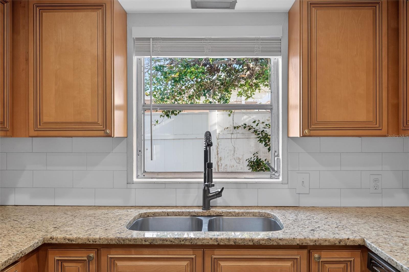 7464 CASS CIR, SARASOTA, FL, 34231