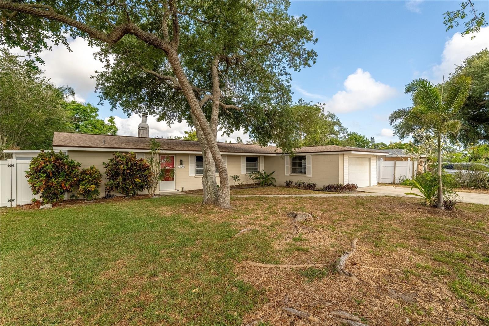 7464 CASS CIR, SARASOTA, FL, 34231