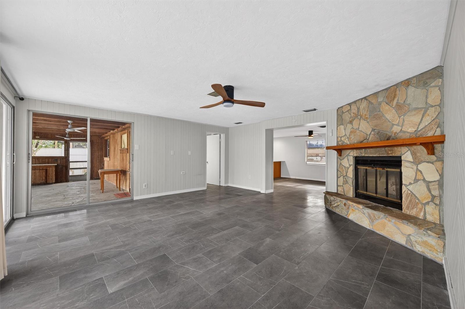 7464 CASS CIR, SARASOTA, FL, 34231