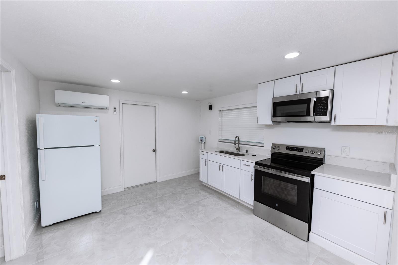 902 MARSHALL ST, CLEARWATER, FL, 33755