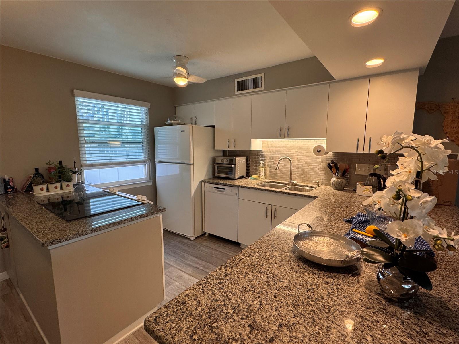 33 S GULFSTREAM AVE #409, SARASOTA, FL, 34236