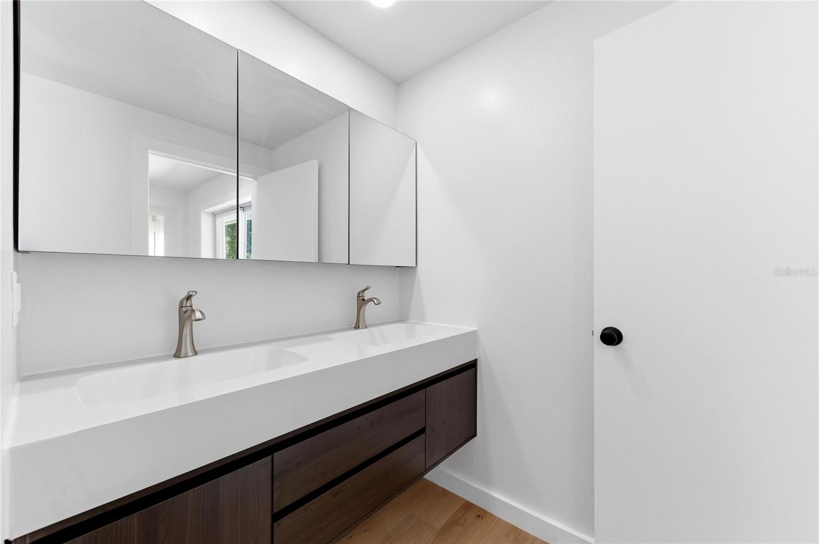 2513 CROTON AVE, SARASOTA, FL, 34239